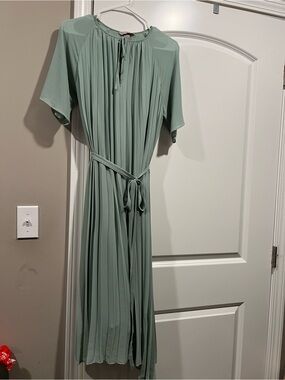 h&m green ribbed dress H&M Green Ribbed Knit Button Front Round Neck A-Line Short Dress M